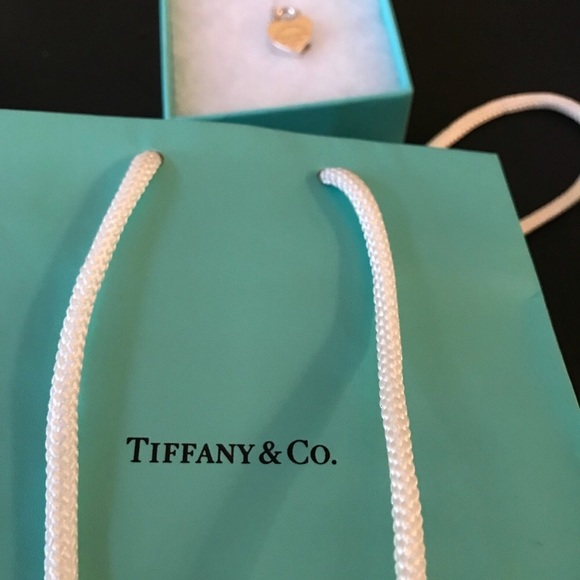 Tiffany lock pendant & long Tiffany chain - Picture 8 of 8